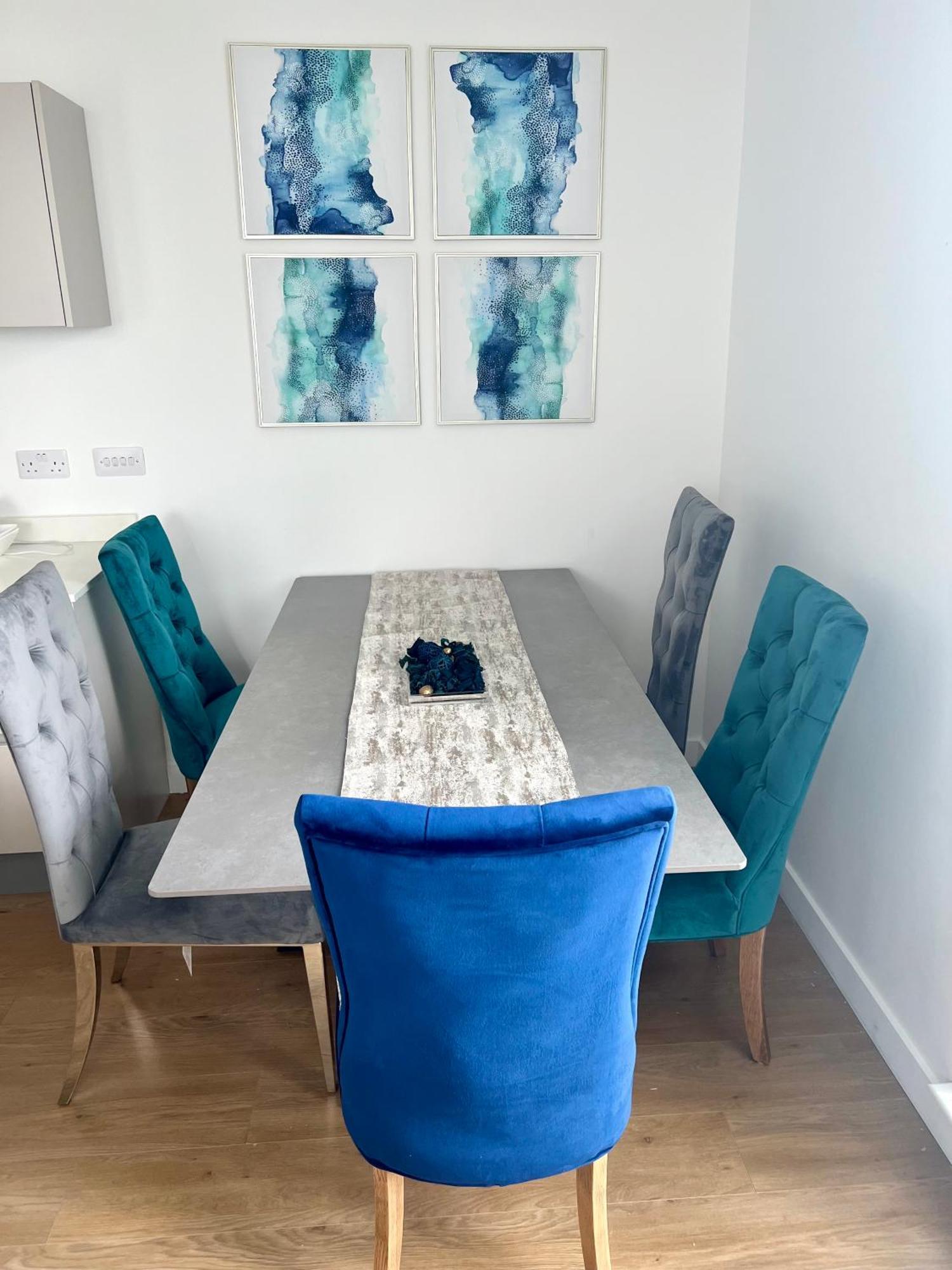 Spacious Urban Gem Apartment With Parking 布拉克内尔 外观 照片